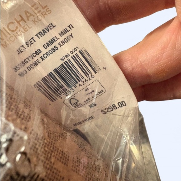 Michael Kors NEW WITH TAGS Jet Set Travel Medium Signature Dome Crossbody Bag 🐪🐫 - Picture 6 of 6